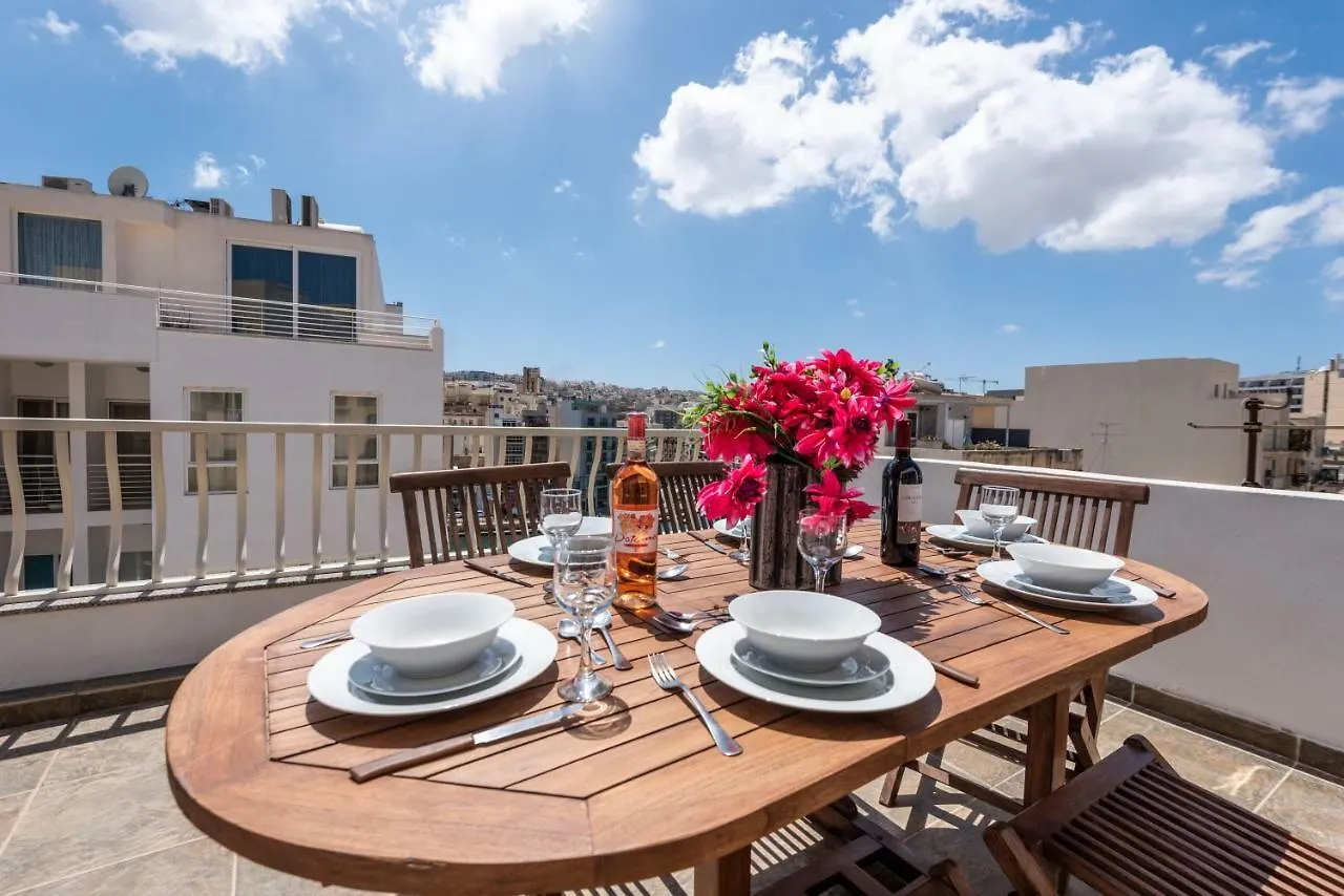 Seaspray 3 Bedroom Penthouse, With Large Terrace And Bbq San Giuliano Appartamento